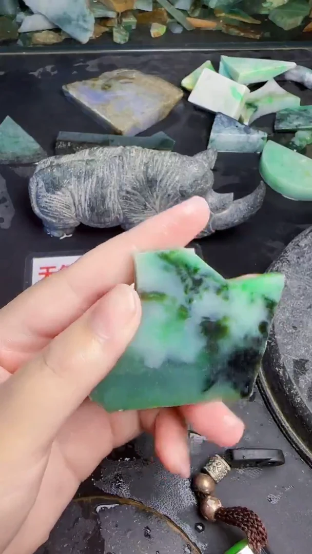 未镶嵌挂件翡翠万**沙天然翡翠037