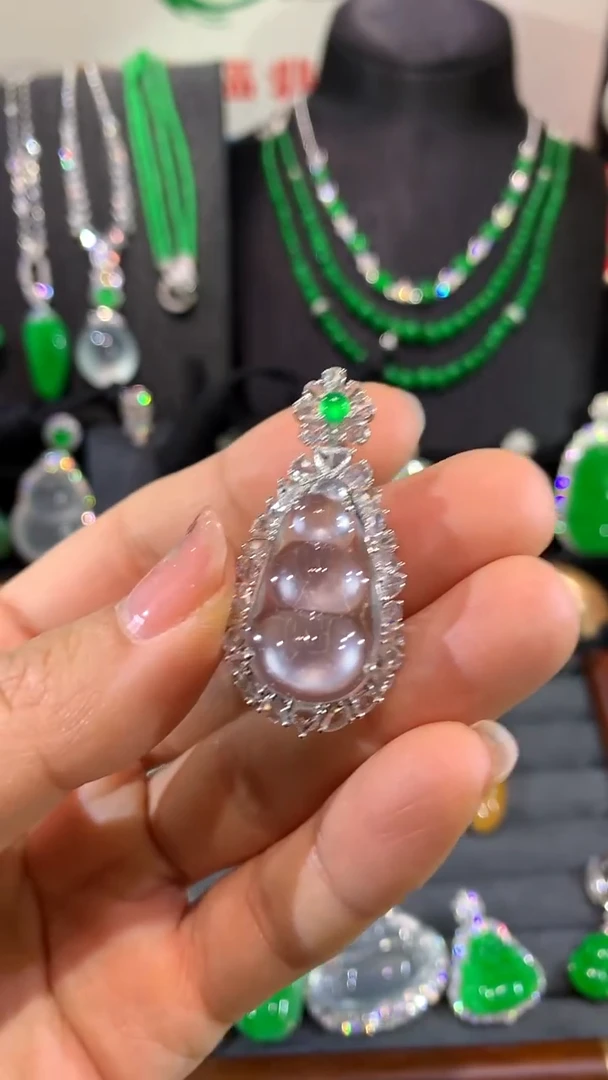 吊坠(不含链)18K金镶嵌翡翠豆子