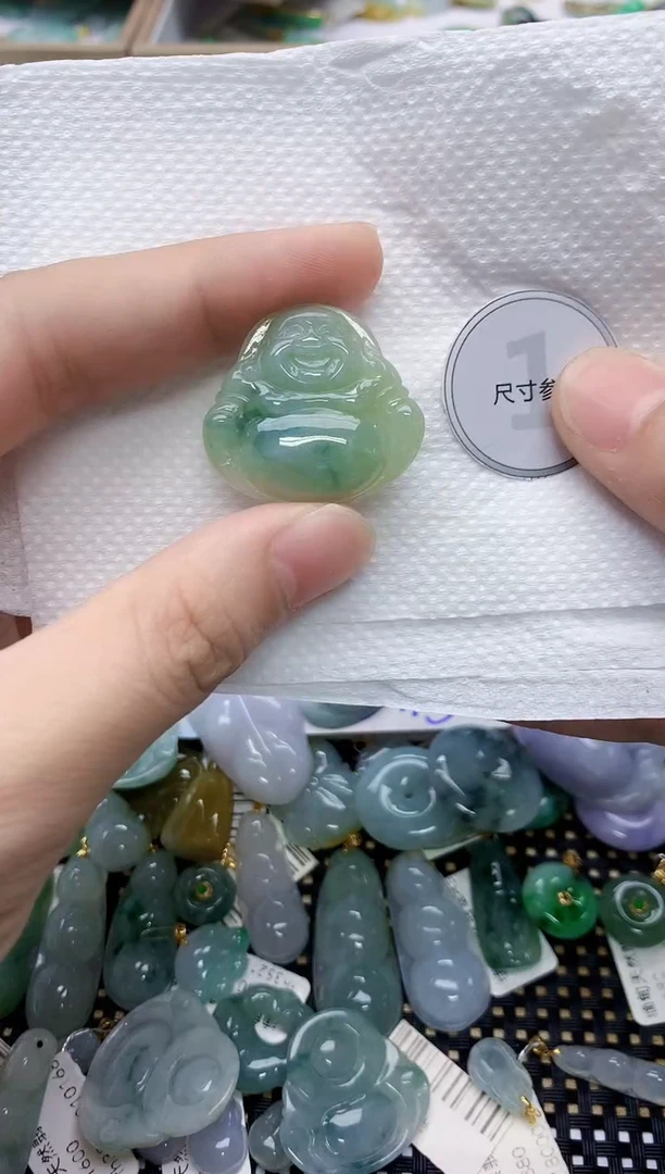 翡翠未镶嵌颈饰天然缅甸翡翠A货