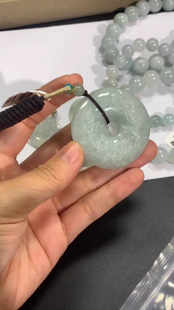 颈饰未镶嵌翡翠1