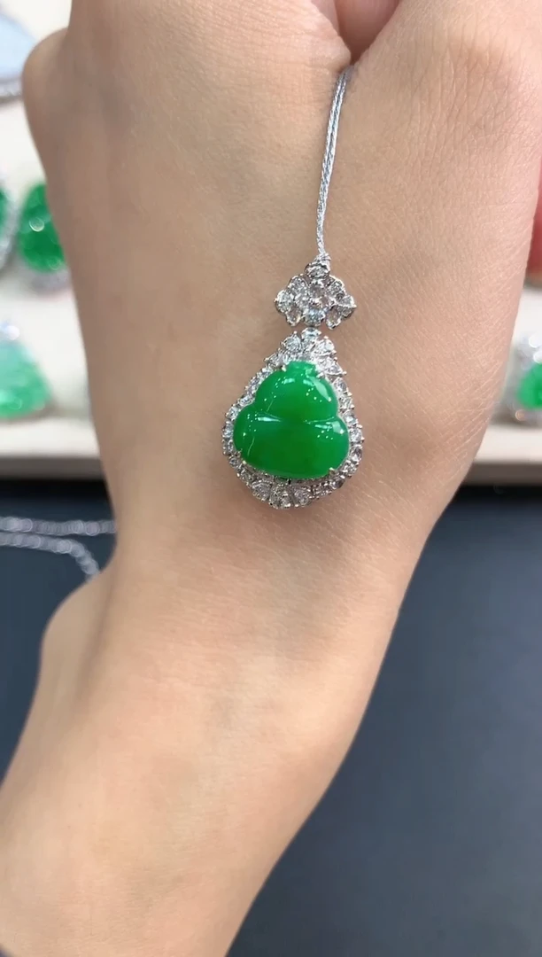 翡翠18K金镶嵌吊坠(不含链)春日珠宝a125