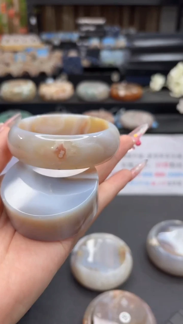 未镶嵌手镯石英质玉69(59圈赠送镯心)