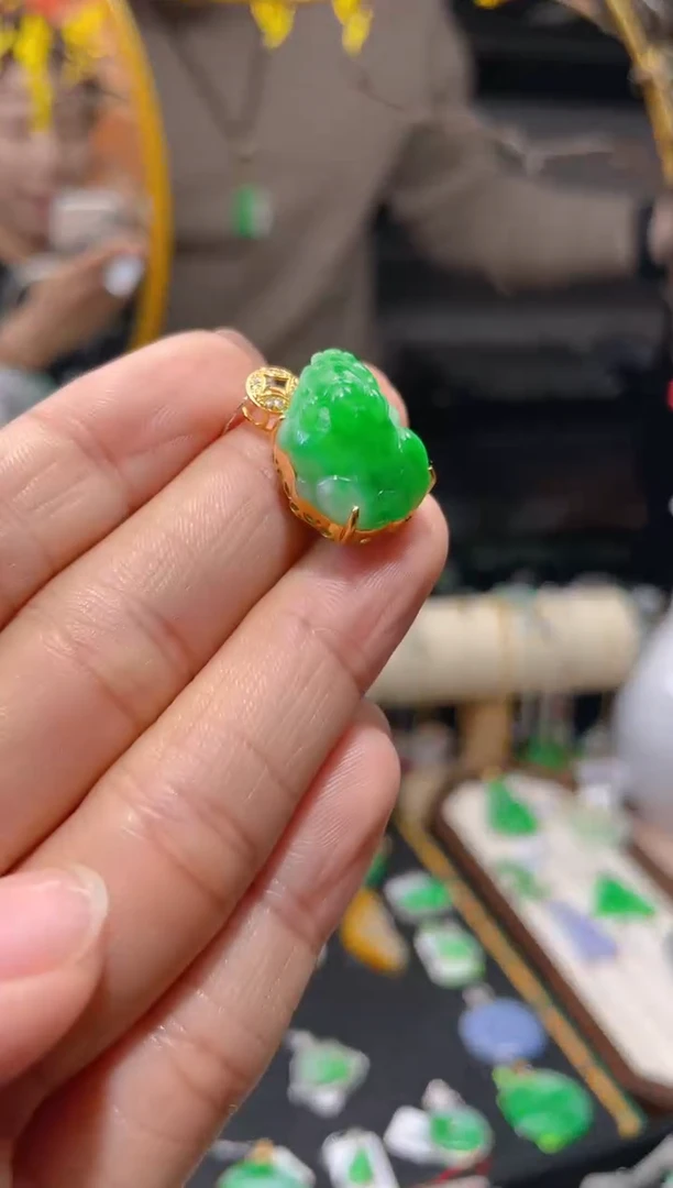 【闪购商品】翡翠颈饰18K金镶嵌假一赔三