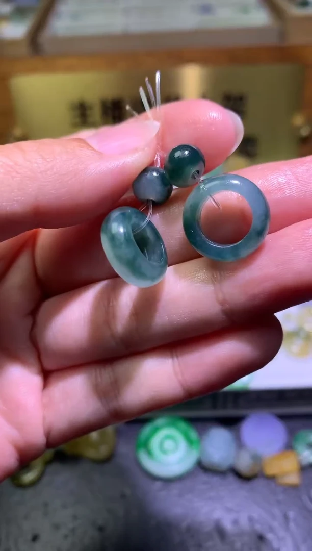 未镶嵌定制翡翠毛货