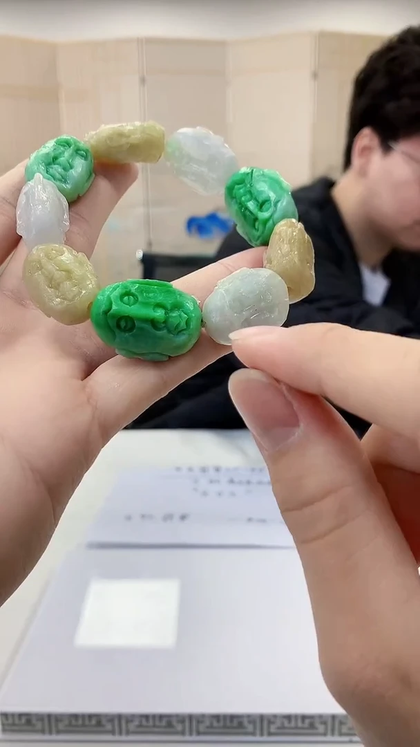 【闪购商品】定制翡翠未镶嵌4688bb-毛货挂件140