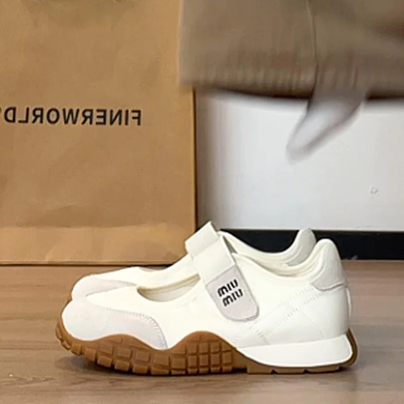 【澳门专柜正品】丑萌显脚小玛丽珍女鞋新款魔术贴真皮透气休闲帆布