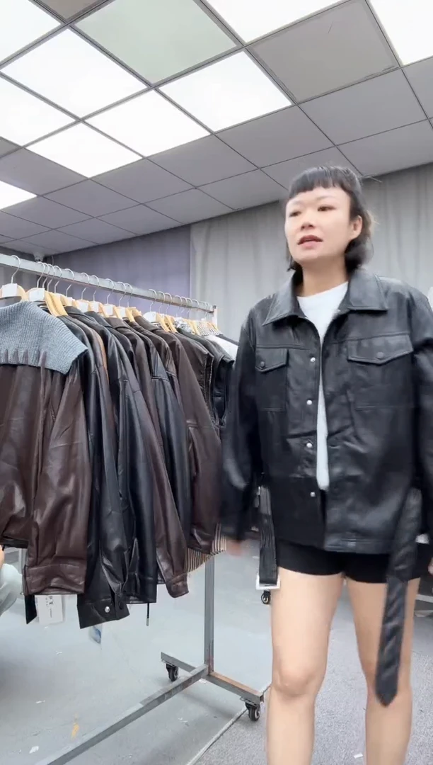 身上皮衣  大哥家漂亮衣服漂亮颜色