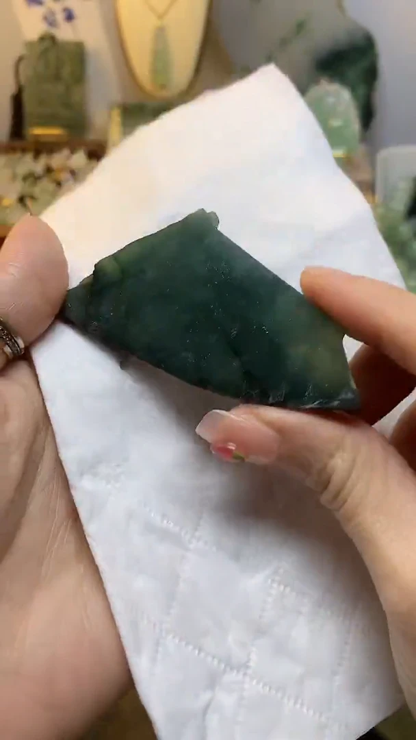 未镶嵌挂件翡翠很多裂 有纹有裂