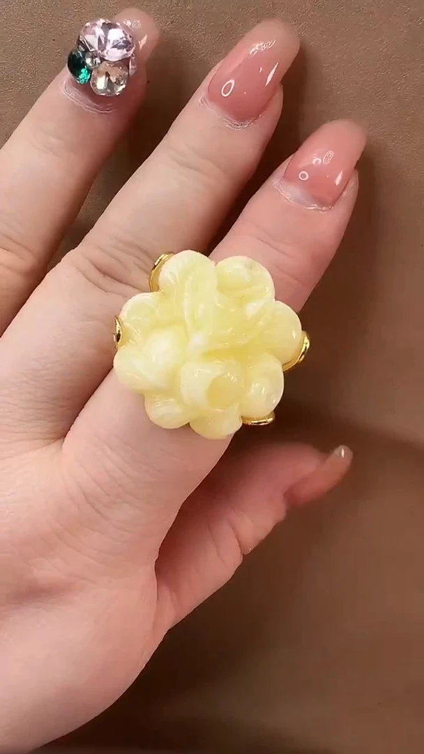 琥珀颈饰未镶嵌戒指