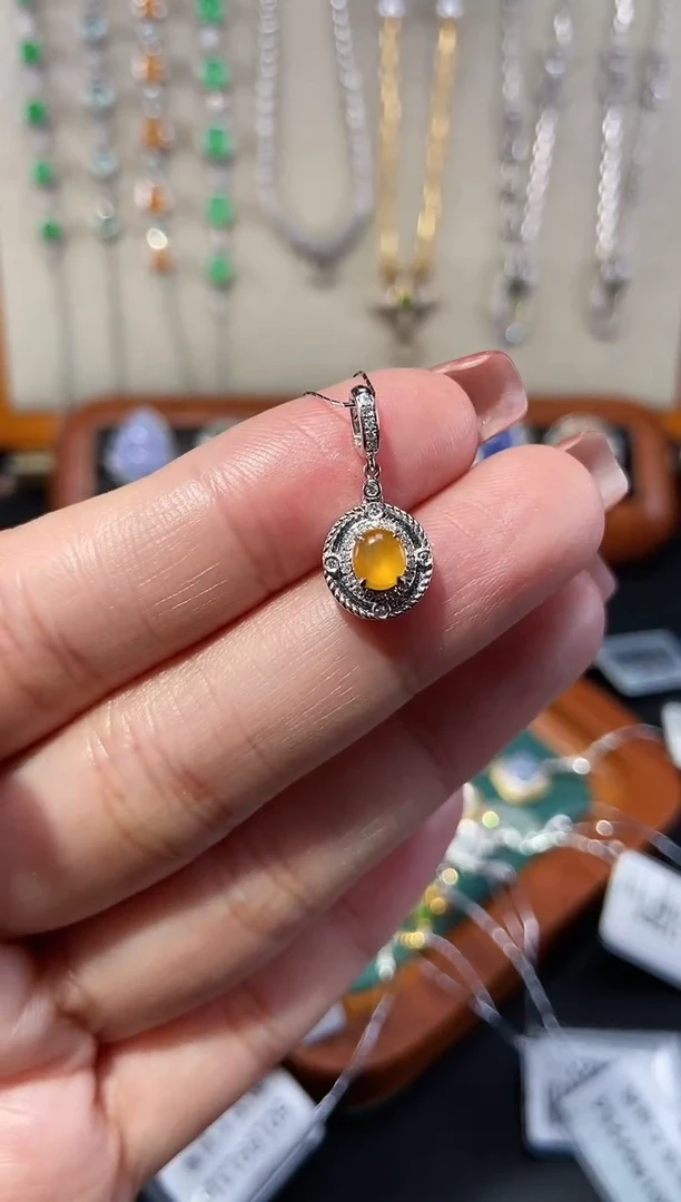 【闪购商品】翡翠吊坠(不含链)18K金镶嵌吊坠