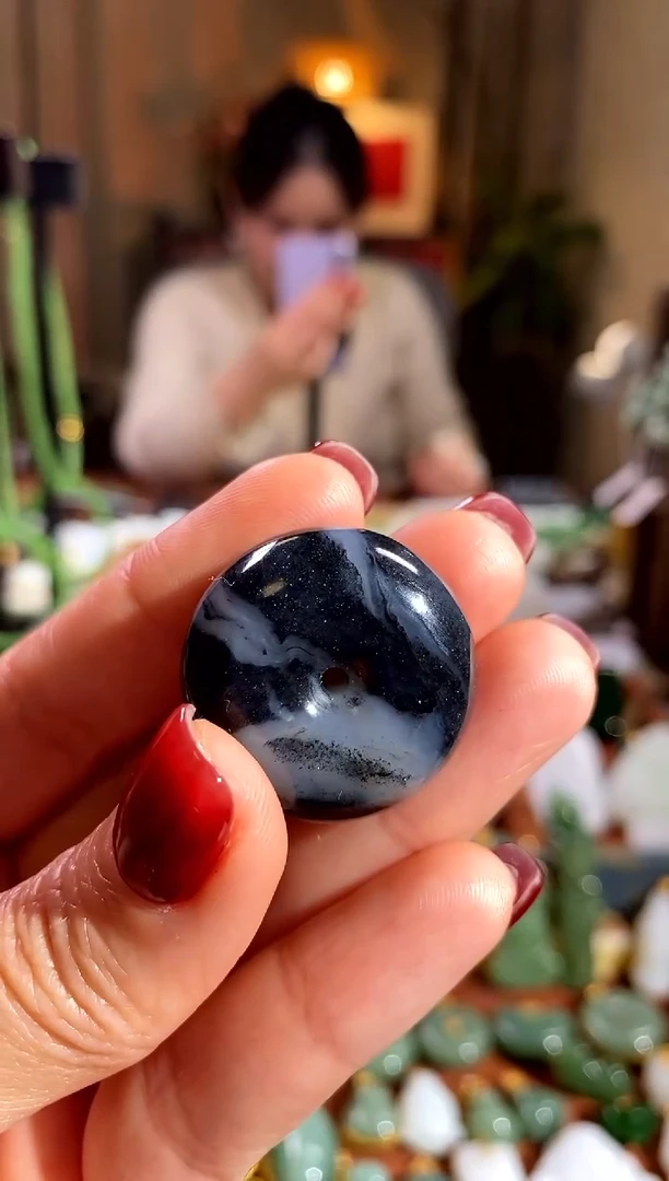 吊坠(赠链)未镶嵌和田玉.