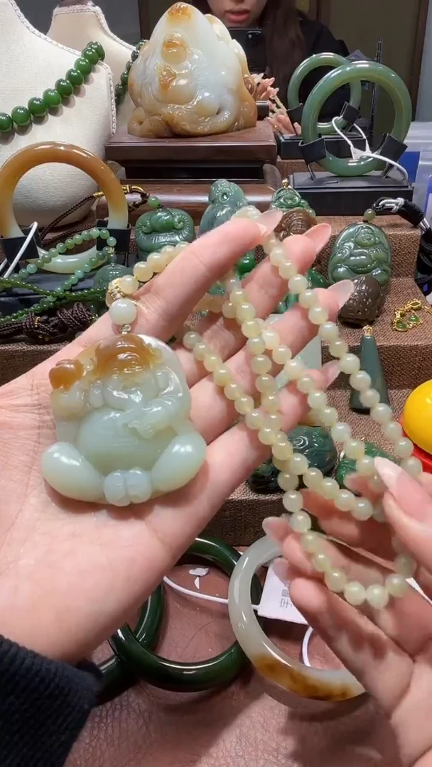 颈饰未镶嵌和田玉1