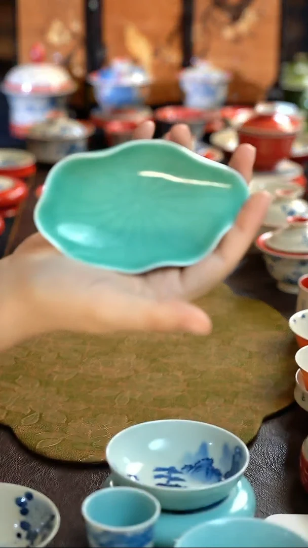 A**.瓷上林泉茶器差价