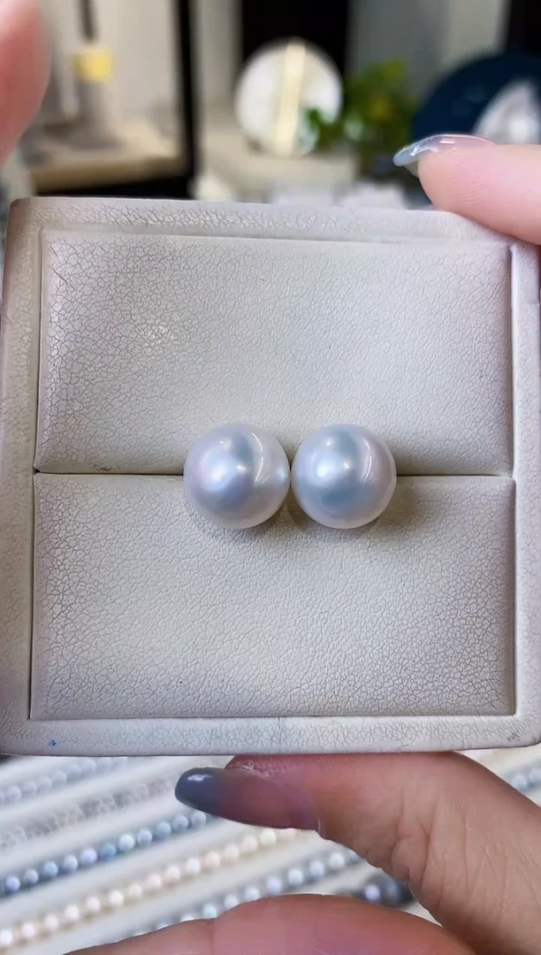 18K金镶嵌海水珍珠耳饰11-12澳白珍珠耳饰