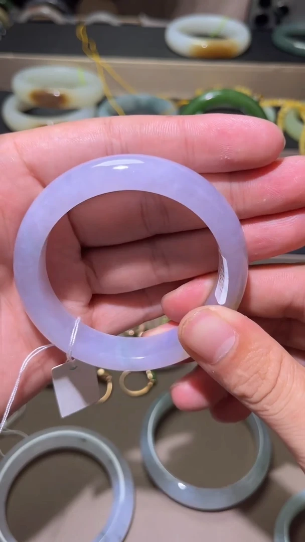 翡翠手镯未镶嵌手镯