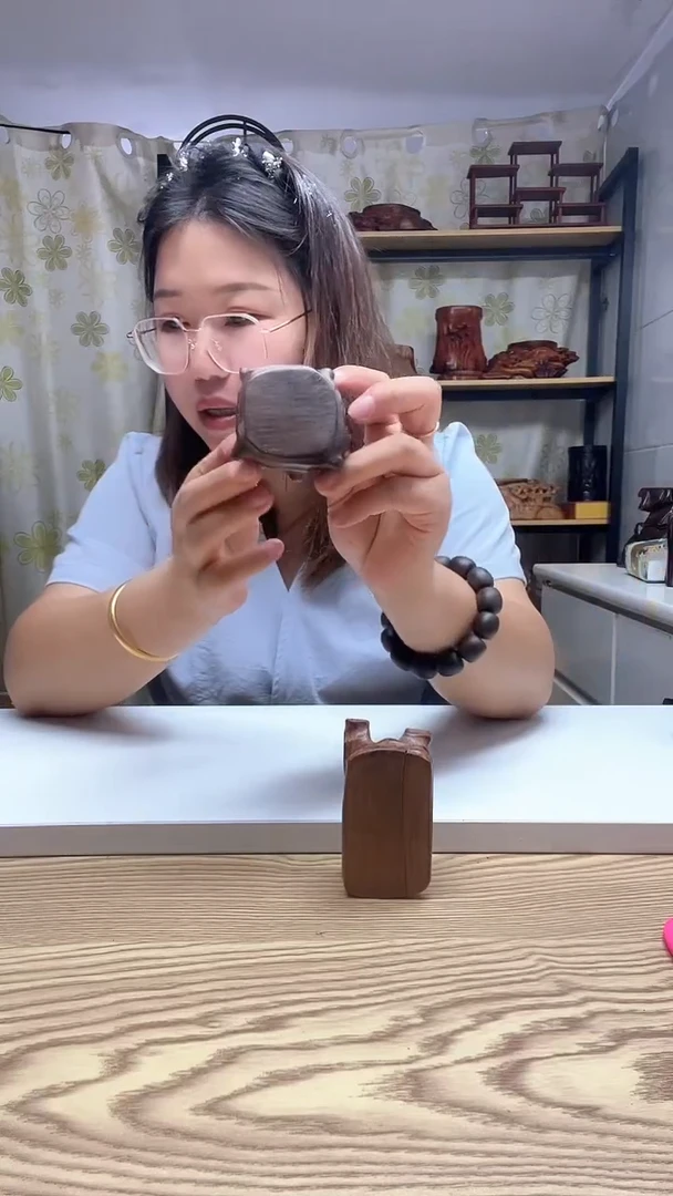 木小底座////////////