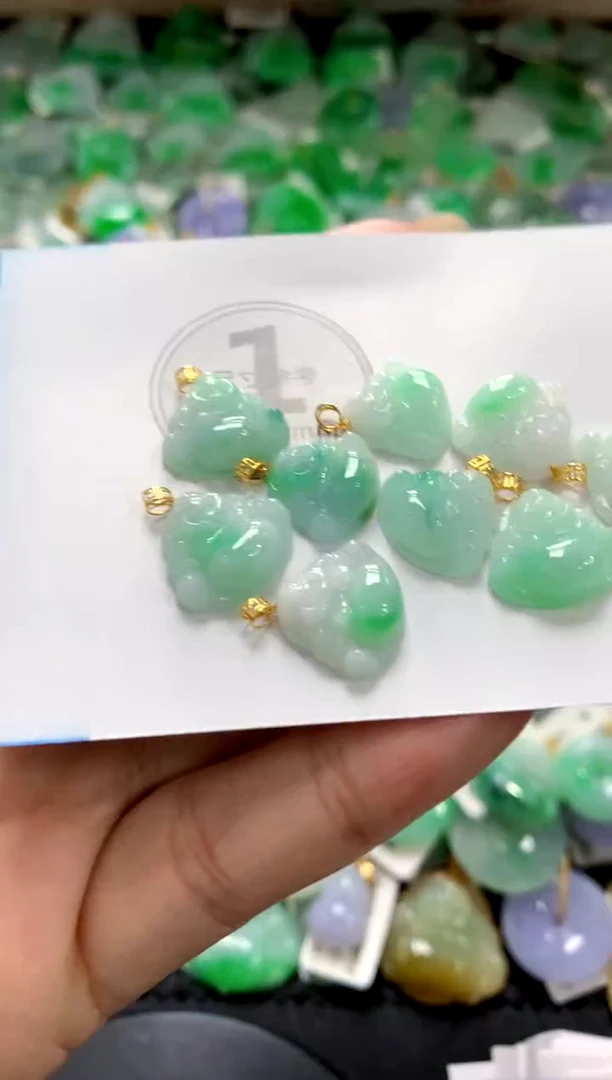 翡翠18K金镶嵌颈饰1111111111（多样性发其一）