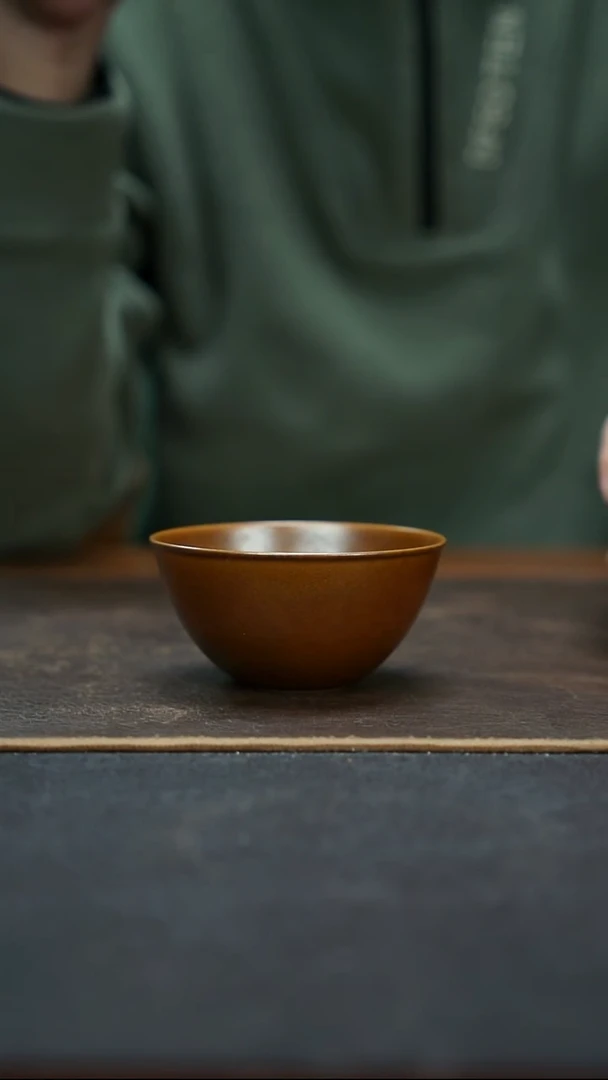 杯雨乐窑紫金釉小缸杯