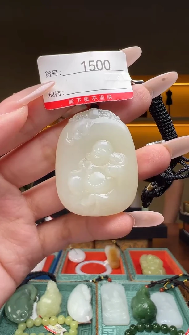 颈饰未镶嵌和田玉0