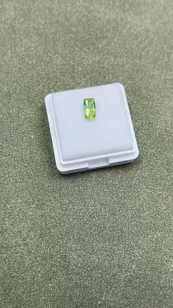 蓝宝石裸石未镶嵌绿色79分