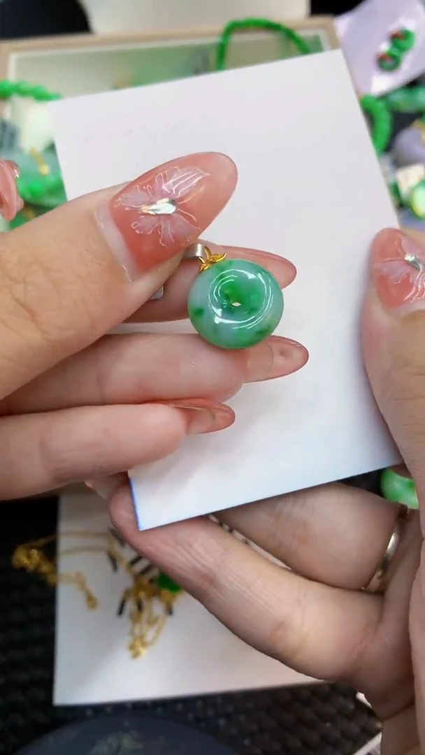 颈饰未镶嵌翡翠1