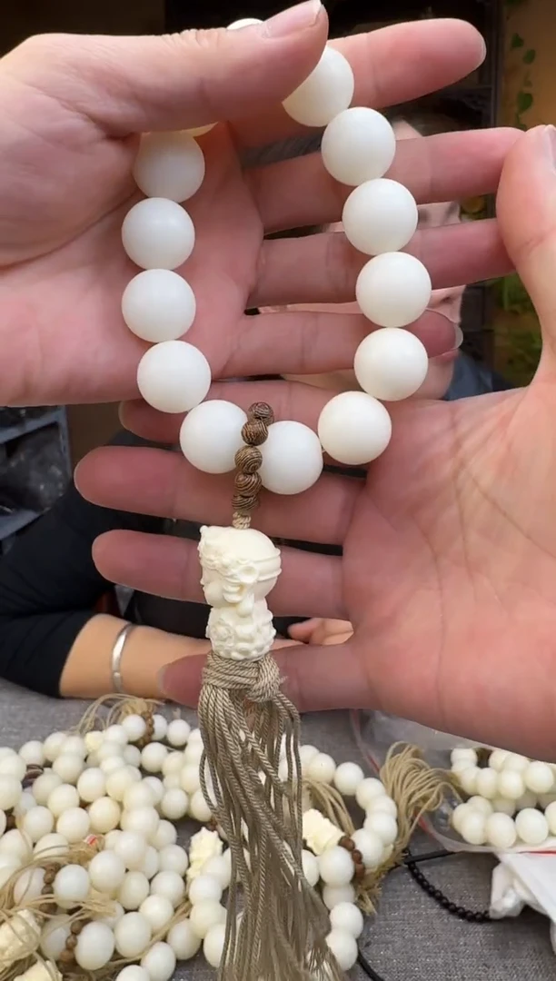 【闪购商品】菩提手串/手链白玉菩提雕刻度母手持