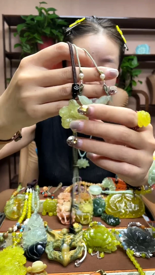 未镶嵌岫玉吊坠·
