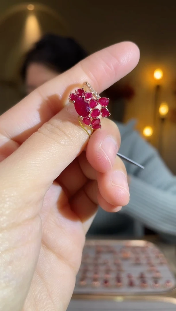 银S925镶嵌手饰红宝石手饰