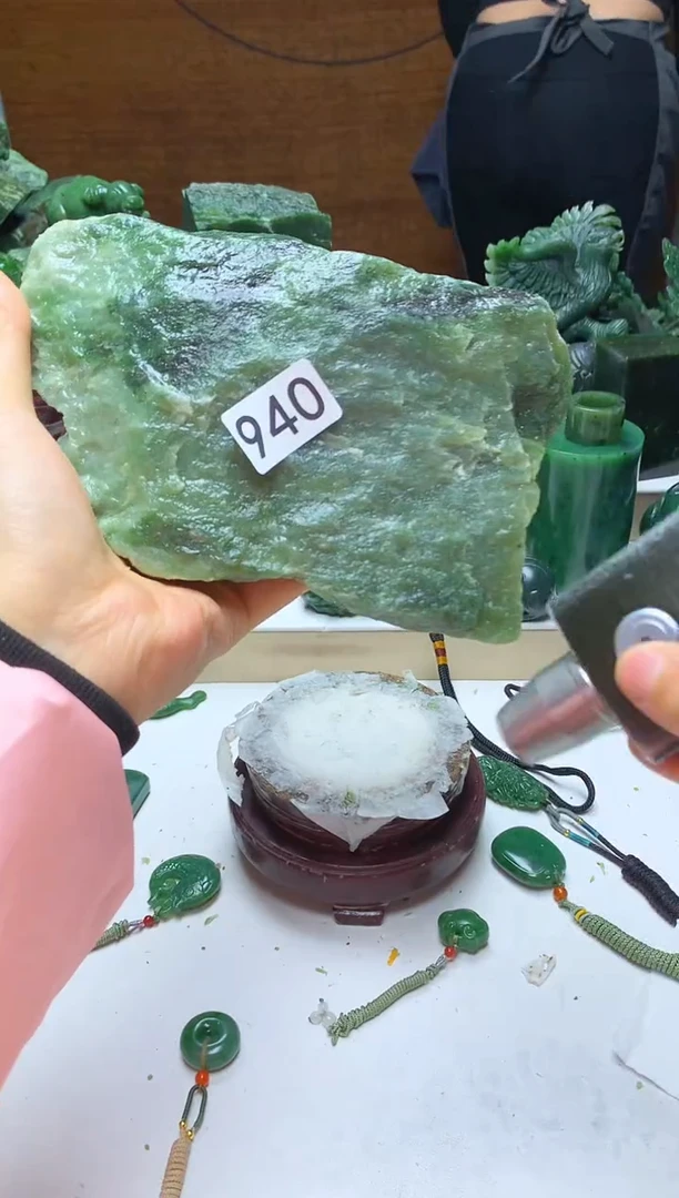 未镶嵌和田玉摆件1