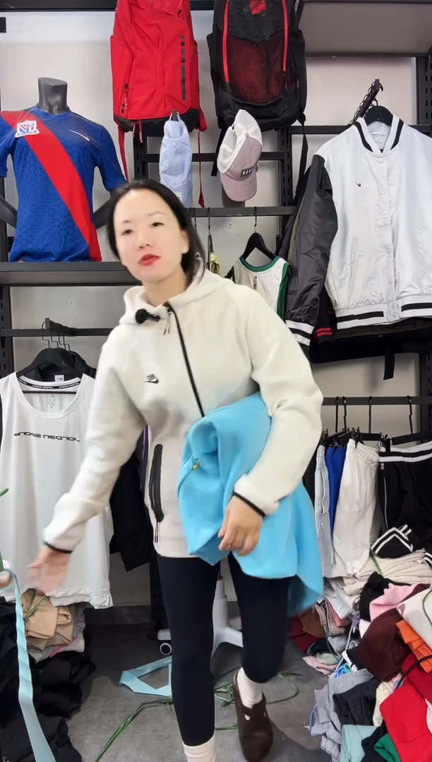 814编码 瑕疵款直播间过款为准 尺码 M   身高