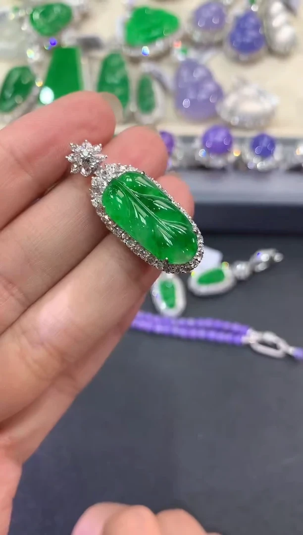 【闪购商品】翡翠吊坠(不含链)18K金镶嵌w57