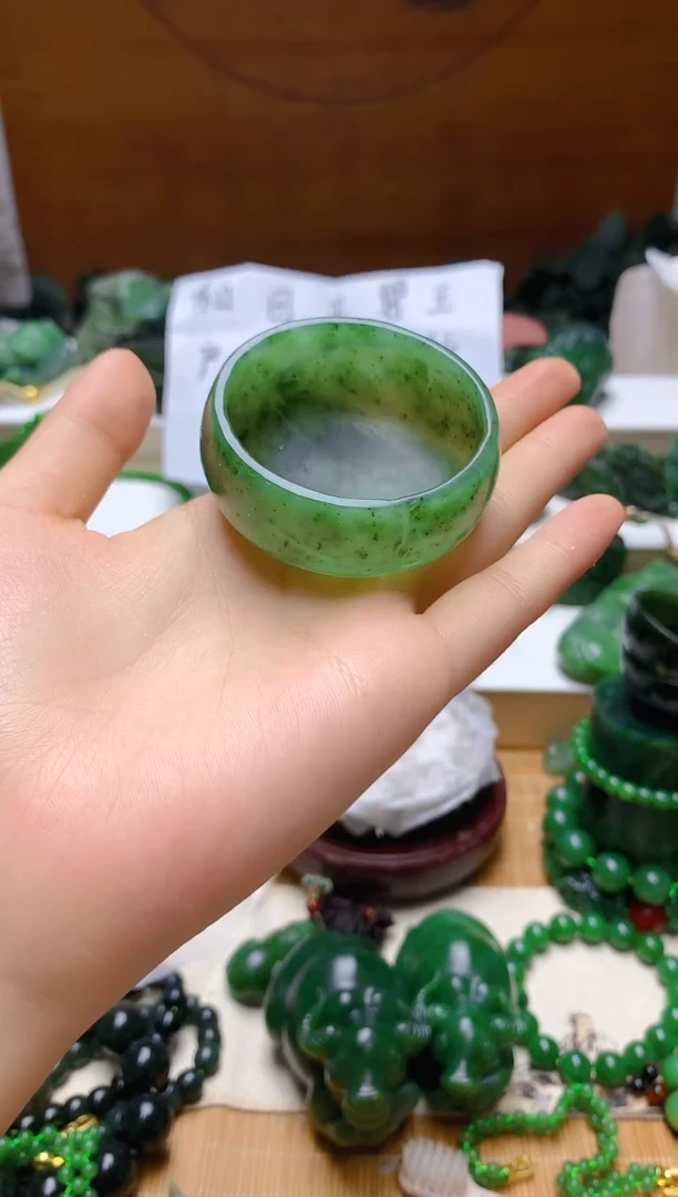 未镶嵌和田玉（碧玉）摆件1