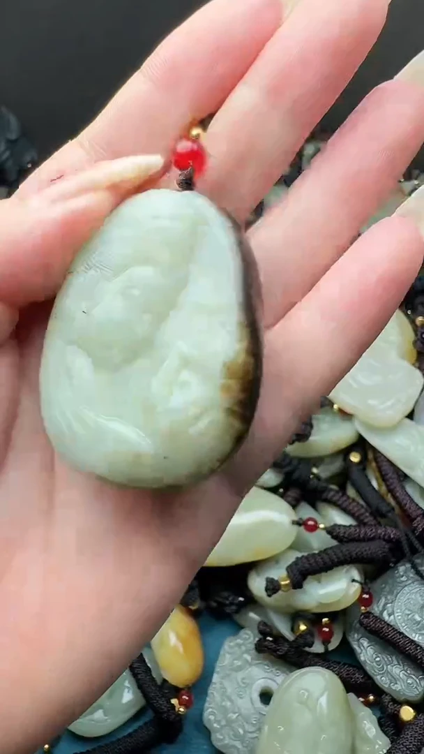 和田玉未镶嵌颈饰1