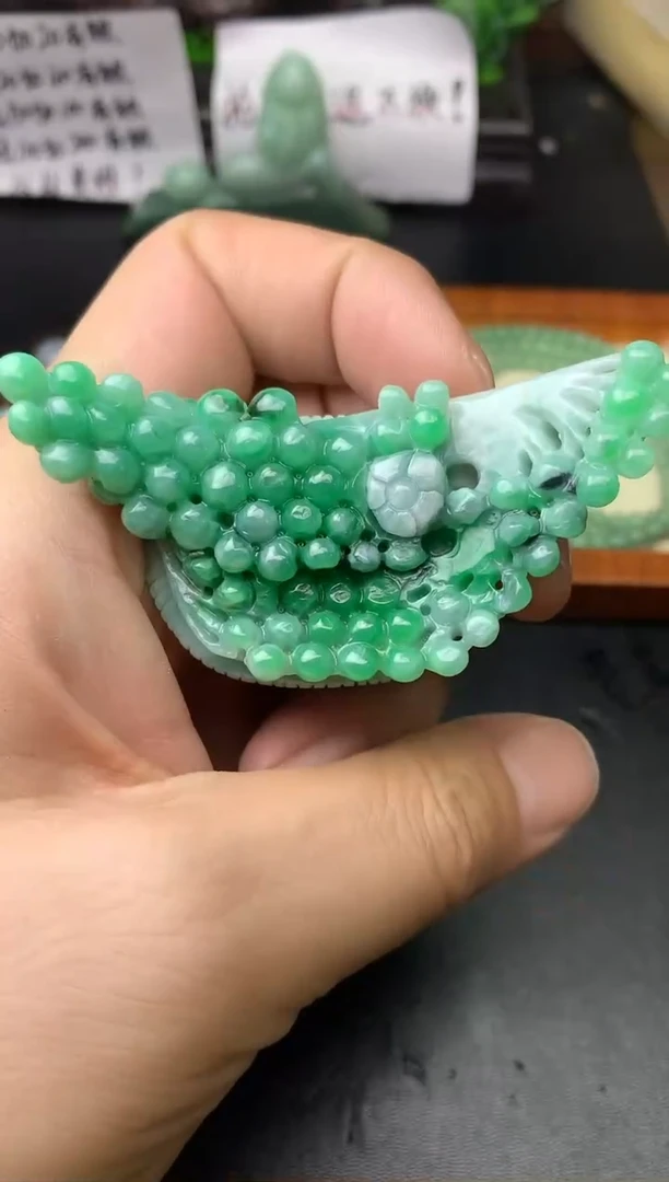 颈饰未镶嵌翡翠挂件