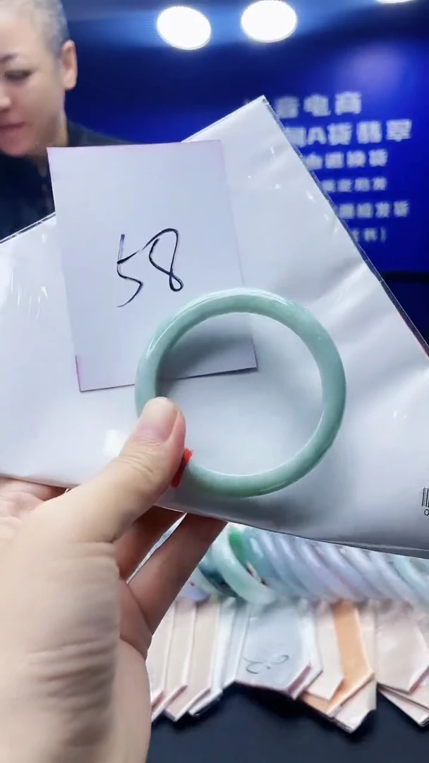 翡翠手镯未镶嵌天然A货翡翠063