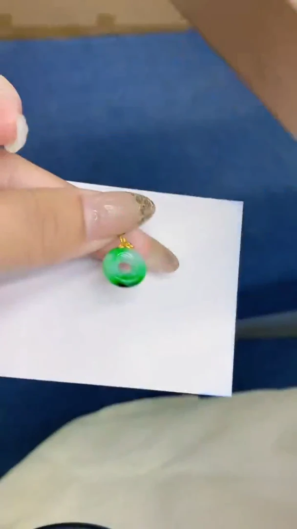 翡翠18K金镶嵌颈饰           1