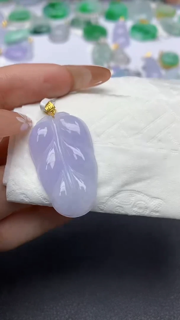 颈饰18K金镶嵌翡翠a货假一赔三支持复检百元上9元证书费自理