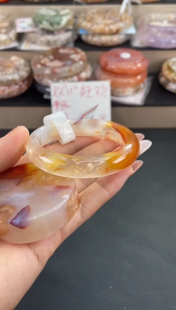 未镶嵌手镯石英质玉53