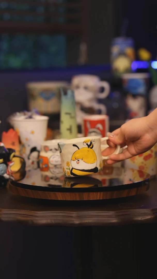 【闪购商品】摆件景德镇釉下彩绘设计师款式陶瓷