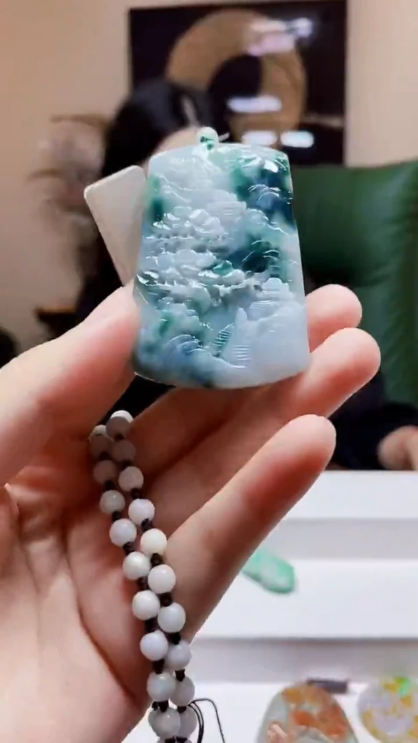 未镶嵌定制翡翠吊坠90