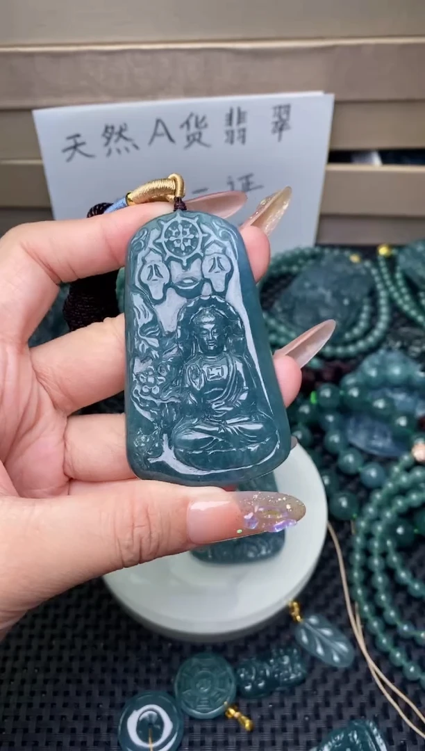 翡翠未镶嵌颈饰