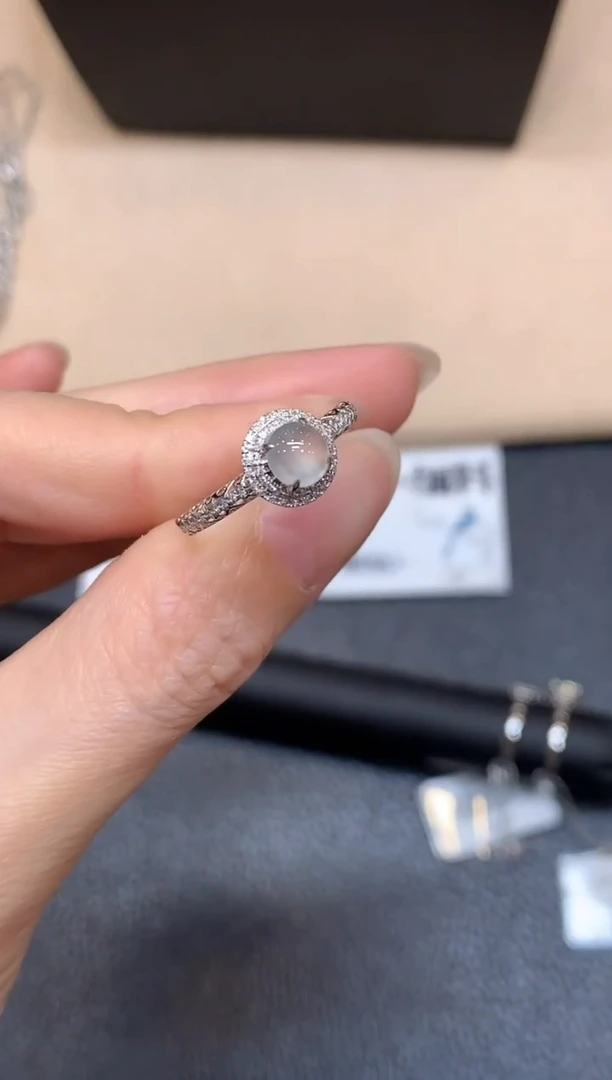 18K金镶嵌戒指翡翠16【无服务费蛋面【无服务费