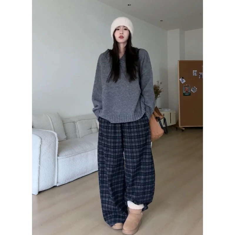 2025早秋新款韩系穿搭V领宽松长袖毛衣上衣百搭高腰格纹阔腿长裤