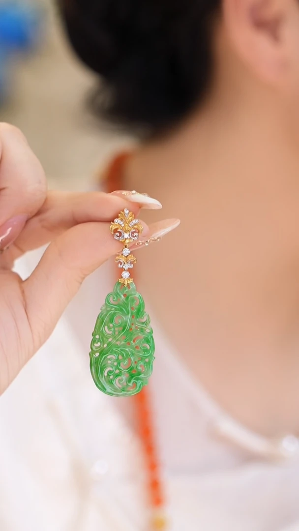 18K金镶嵌翡翠耳饰耳坠yg