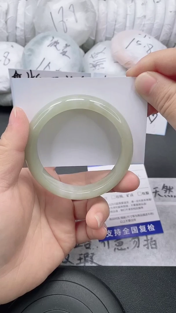 未镶嵌手镯石英质玉31-57/58