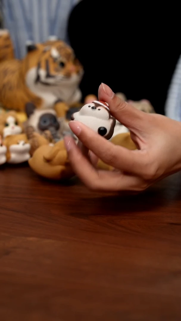 紫砂摆件微瑕圣诞小企鹅