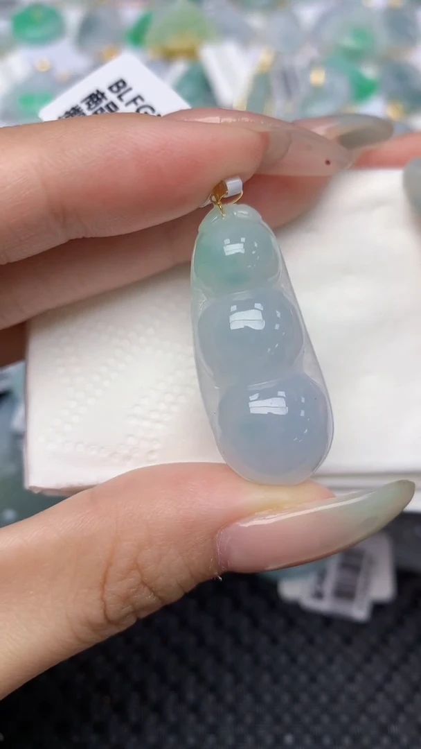 翡翠18K金镶嵌颈饰天然翡翠a货