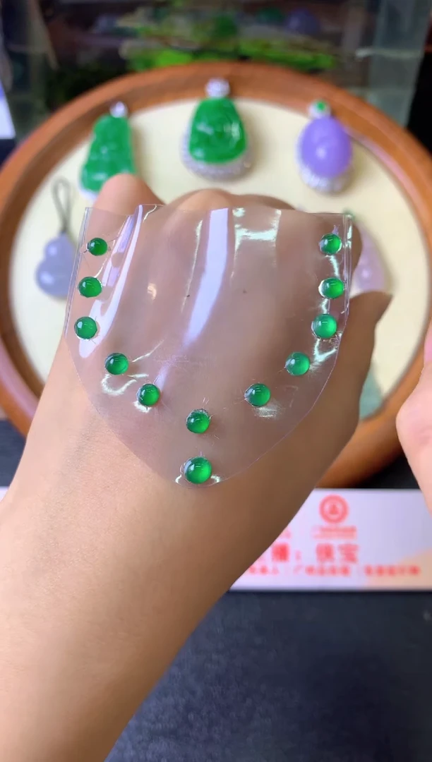 未镶嵌定制翡翠兰****?裸玉（客户意向镶嵌）