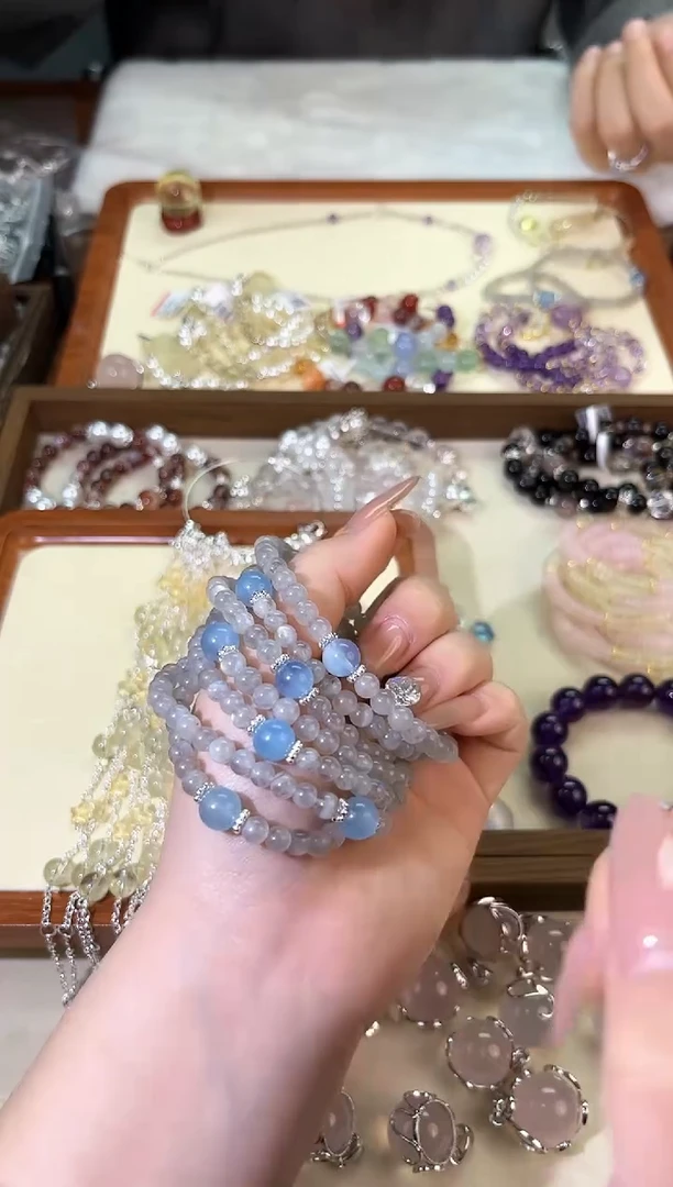 【闪购商品】水晶手链未镶嵌海蓝宝加灰月光默认微瑕多样性发货