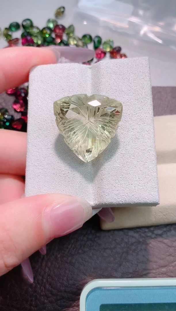 未镶嵌珠宝半成品黄晶39.06ct